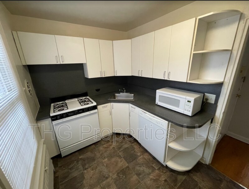 88 Woodland Rd Unit 4, Millburn, NJ 07078 Condo for Rent in Millburn, NJ