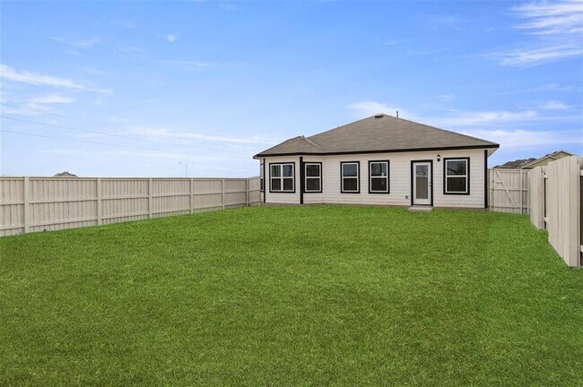 Building Photo - 195 Hortus Dr