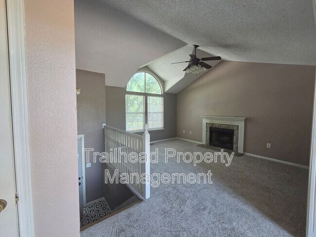 Foto del edificio - 607 SE Steeple Ln