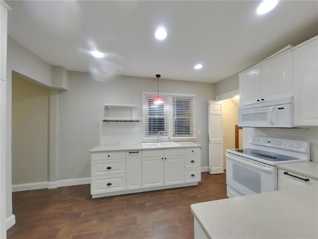 Building Photo - 2322 NE Stinson Pkwy