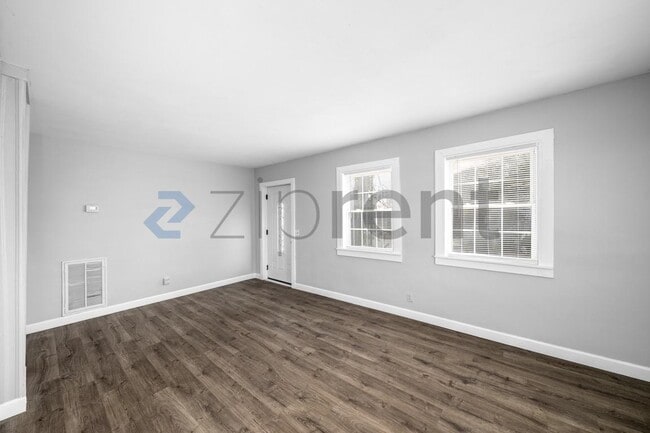 Building Photo - Unit 1