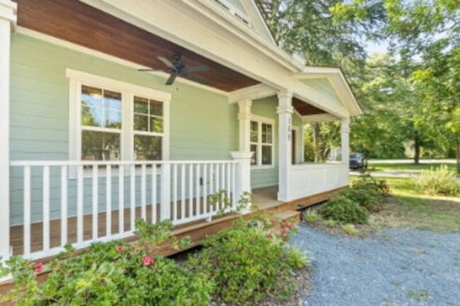 Foto del edificio - 155 Piney Ln