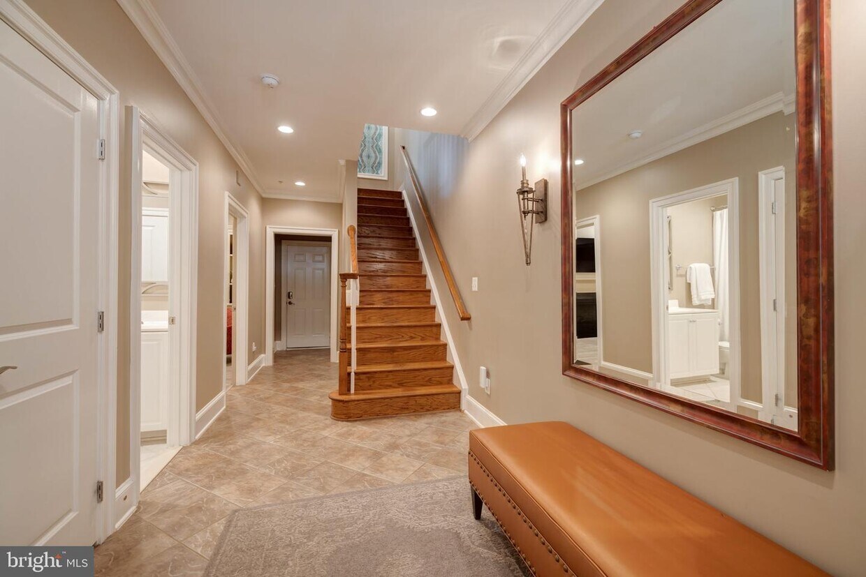 712 Bracey Ln, Alexandria, VA 22314 Townhome Rentals in Alexandria VA