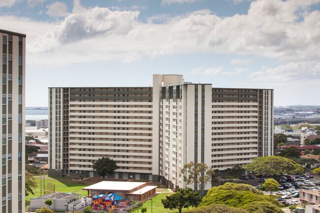 Building Photo - 1475 Linapuni St