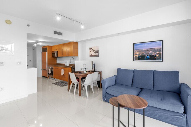 Building Photo - 465 Brickell Ave