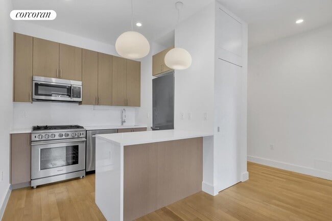 Building Photo - 308 W 97th St