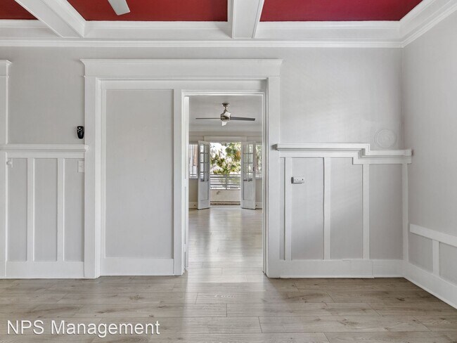 Building Photo - 1 br, 1 bath Apartment - 338 E. 7th St 342...