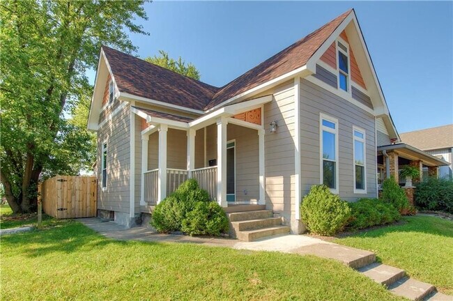 Building Photo - 373 E Morris St