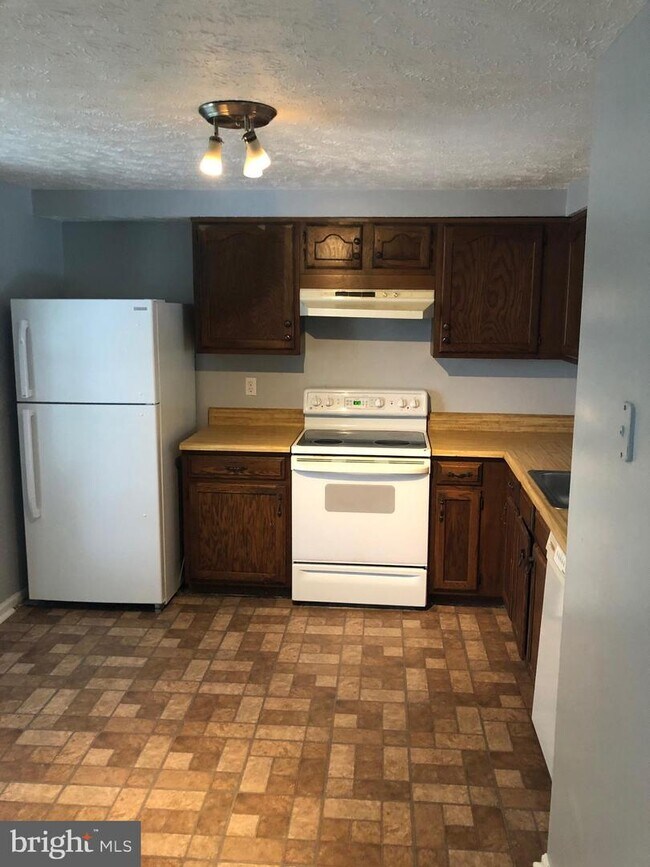 Building Photo - 9032 Lone Star Ct