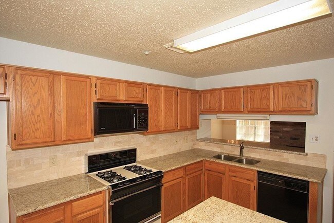 Foto del edificio - 14 Cottage Grove Pl
