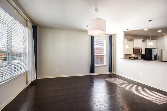 Foto del edificio - 18316 Mammoth Cave Blvd