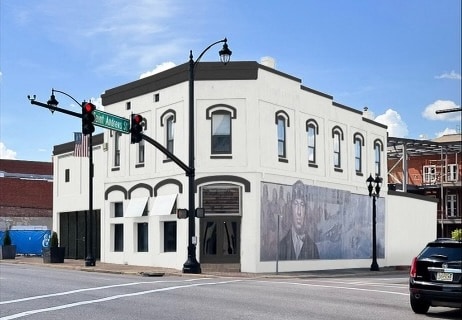 Building Photo - 161 E Main St