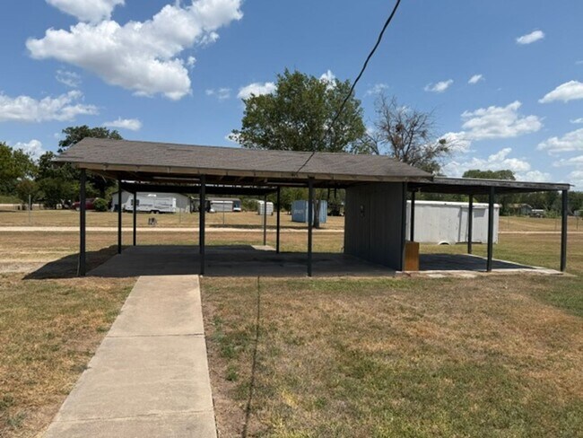 Foto del edificio - 8824 Old Marlin Rd