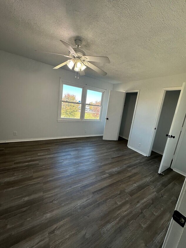 Foto principal - WELCOME HOME! Cute 2 Bedroom 1 Bathroom with Garage!