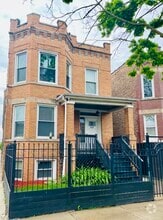 Building Photo - 2416 N Springfield Ave