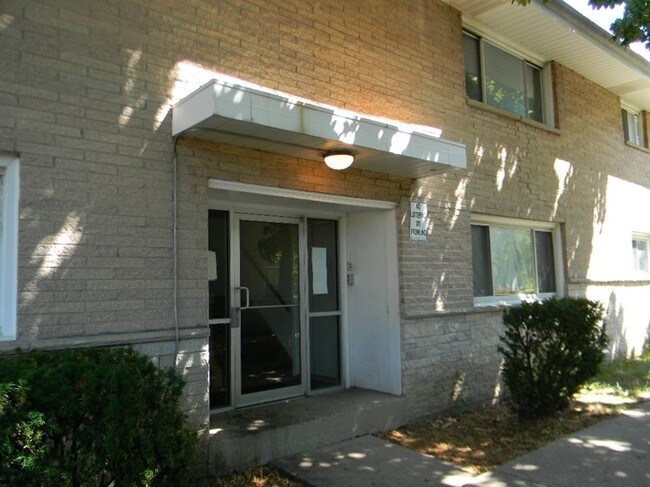 Entrada - 5523 N 91st St