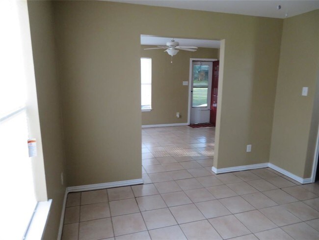 Foto del edificio - 7123-A Meadowgreen Ln