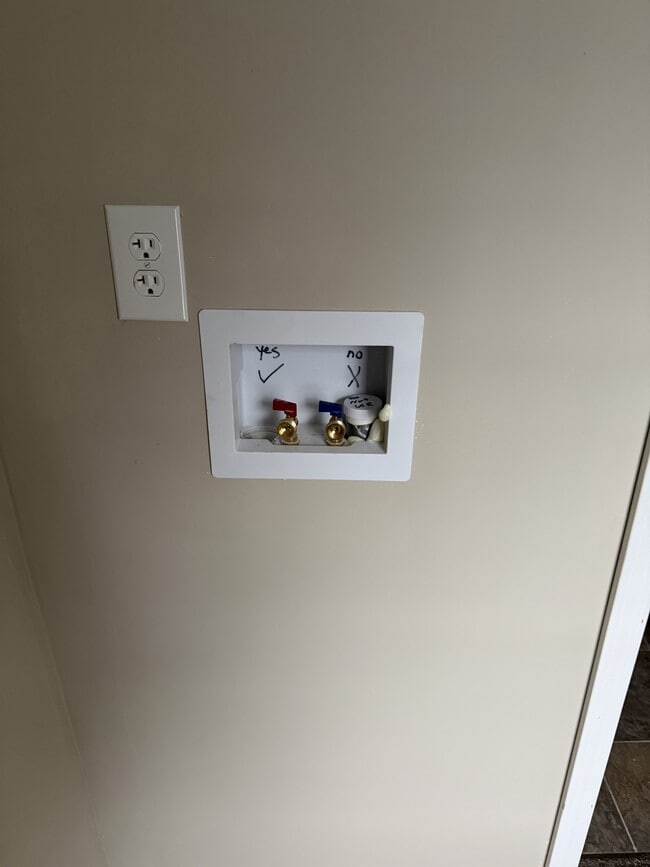 Building Photo - 105 Langford Dr