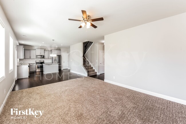 Building Photo - 2061 Chesley Dr