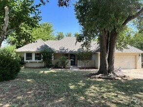 Building Photo - 1313 Brookhaven Dr