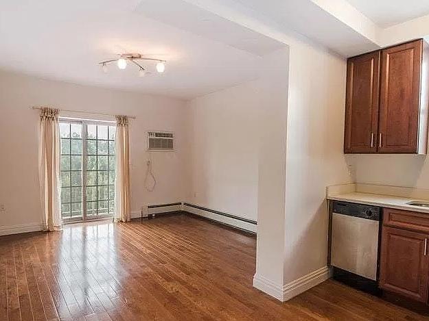 Photo - 25-25 Newtown Ave Apartment