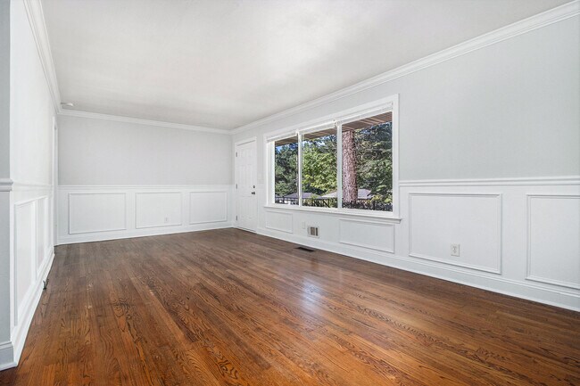 Building Photo - 1686 Derrill Dr