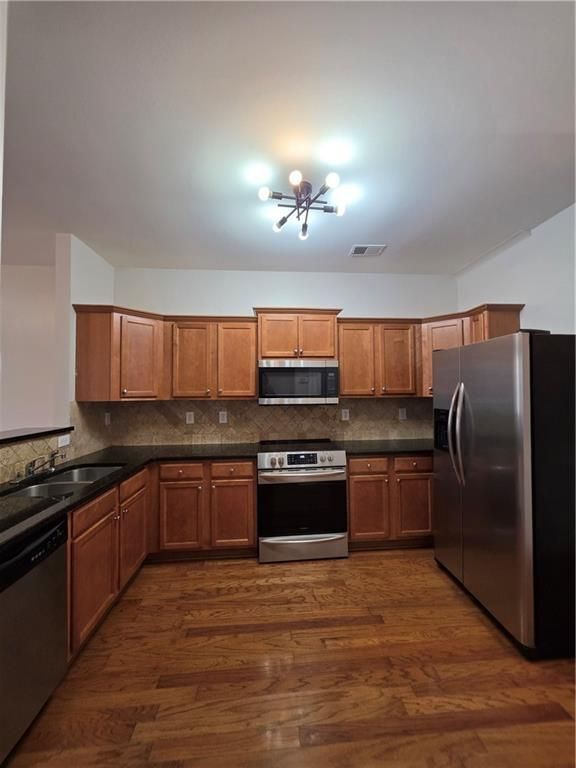 Foto del edificio - 3090 Branham Dr