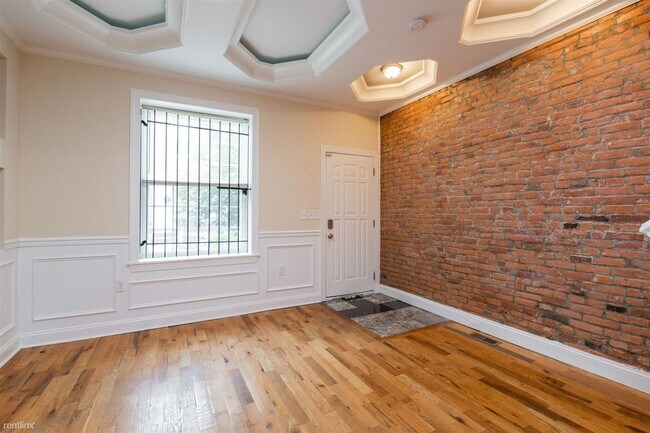 Foto del edificio - 4 br, 2 bath House - 1639 EDGLEY ST Unit 1