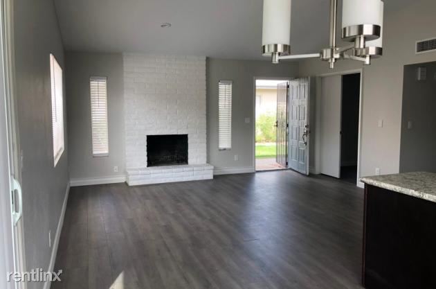 Building Photo - 3348 S Parkside Dr