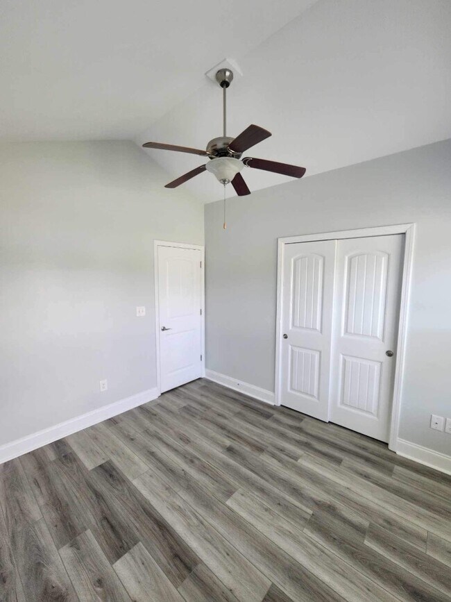 Building Photo - 609 Forbes Dr