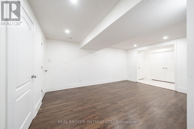 Building Photo - 3296 Flagstone Dr