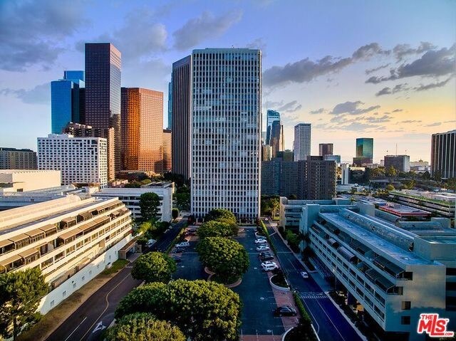 Foto principal - 800 W 1st St