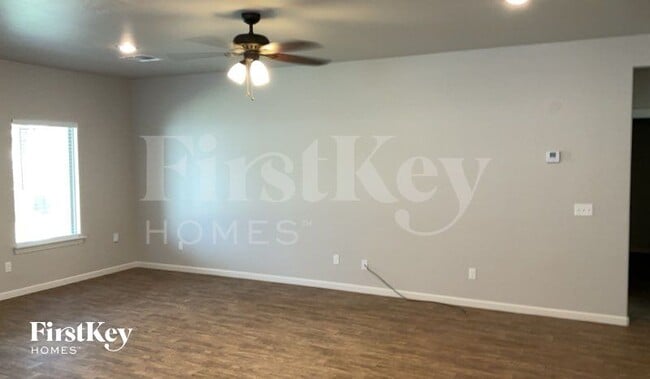 Building Photo - 16716 Doyle Dr