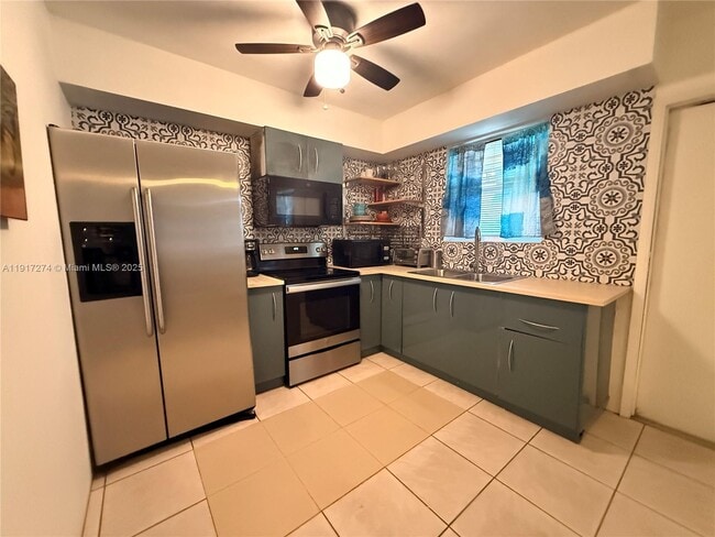 Building Photo - 1104 N 17th Ct