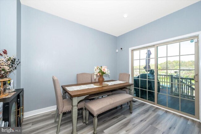 Foto del edificio - 10636 Brewerton Ln