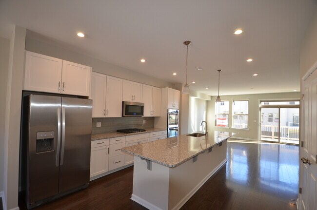Building Photo - 43427 Robey Sq