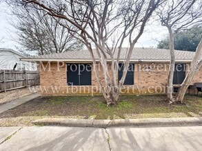Building Photo - 1211 Old Bardwell Rd