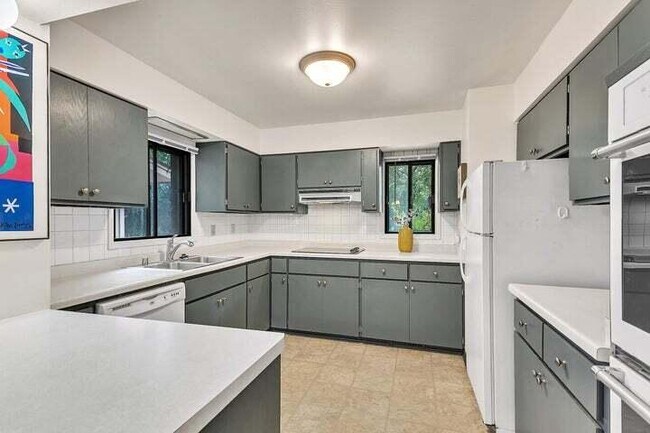 Foto del edificio - 1422 S River Rd