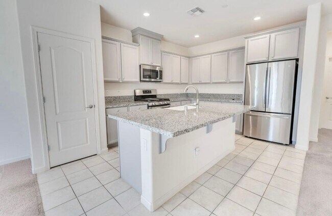 Foto del edificio - Beautiful 2-Bed, 2-Bath Home in a Peaceful...
