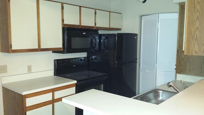 Foto del edificio - 1033 S Hiawassee Rd
