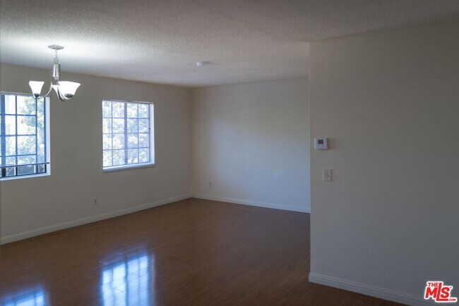 Foto del edificio - 331 S Gramercy Pl