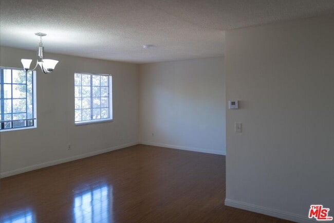 Building Photo - 331 S Gramercy Pl
