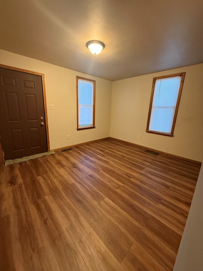 Foto del edificio - 816 E Cranston Rd