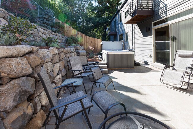 Foto del edificio - 2251 Clearwater Ln