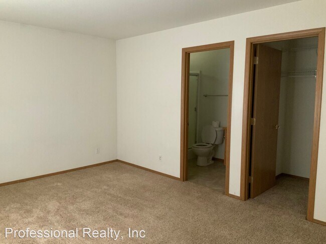 Foto del edificio - 3265 NE Johnson St