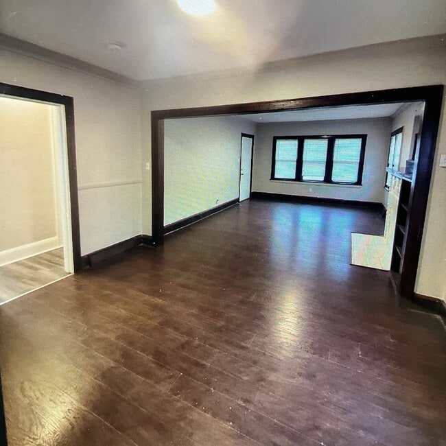 Building Photo - 814 Dover Ave