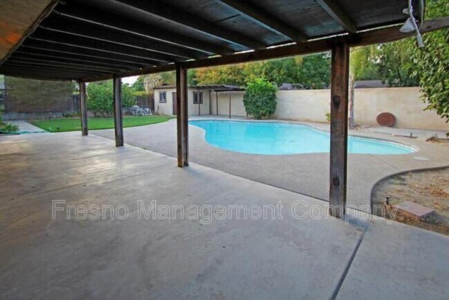 Building Photo - 15262 W El Mar Ln