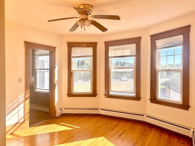 Foto del edificio - 37 Woodmont Ave