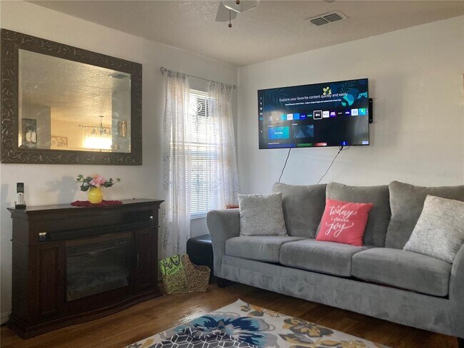 Foto del edificio - 4634 College Dr