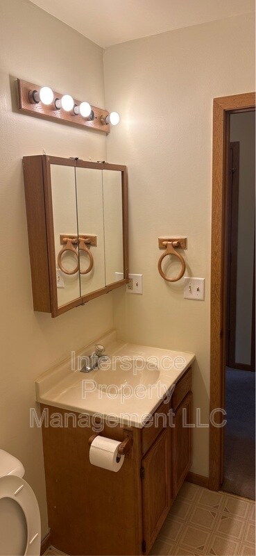 Foto del edificio - 1778 W State St